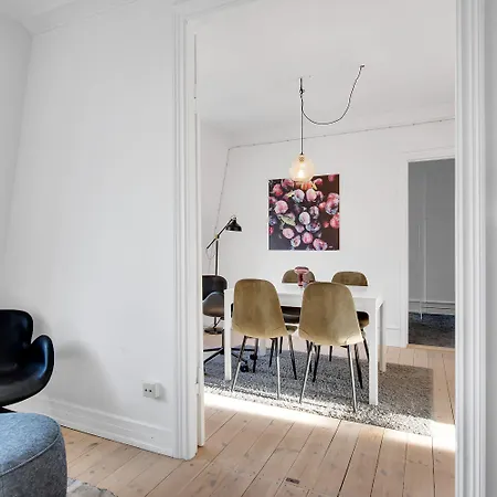 Hyggelig Two-bedroom In Osterbro דירה קופנהגן